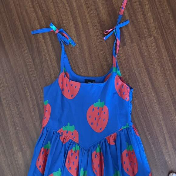 Lazy Oaf Picking Strawberry Dress Shoulder Ties Pockets Novelty Summer uk6/us2 - Picture 3 of 8